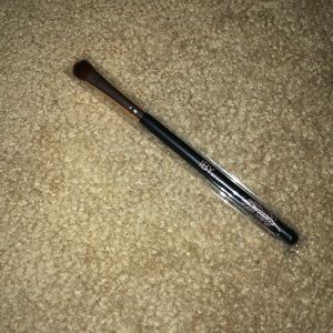 eyeshadow brush!